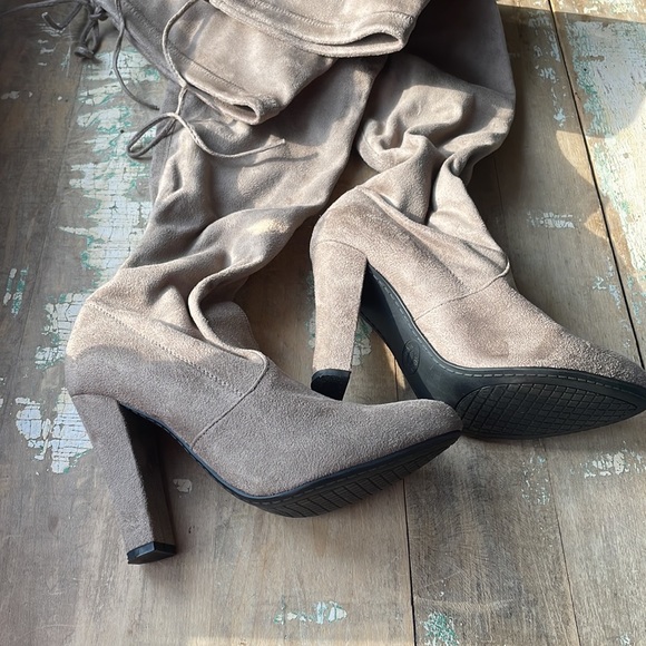 STEVE MADDEN NORRI SUEDE VELVET OVER THE KNEE HIGH BOOTS WOMENS 6 TAUPE - Picture 6 of 12